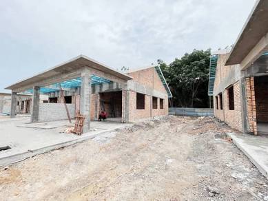 Freehold Rumah Semi D Setingkat Di Taman Desa Idaman, Olak Lempit