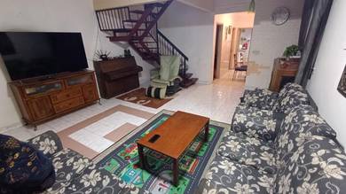 Pinggiran Lembah Hijau Green Valley Park Rawang Rumah 2 tingkat