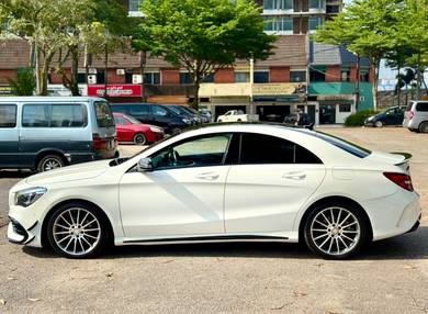 Mercedes Benz CLA180 1.6 AMG  (A)