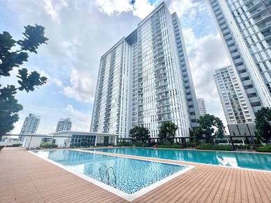 For Rent :Lakefront Homes cyberjaya (Partially Furnished)
