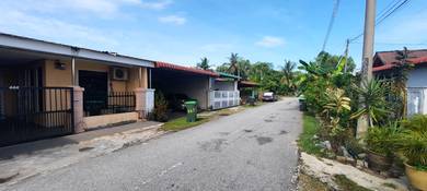 Teres Taman Tunku Yaakob Alor Setar, berdekatan mydin alor mengkudu