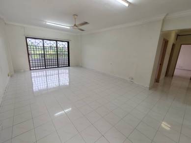 Blk D Level 4 3R 2B Spacious unit for rent @ Seri Mutiara Apartment