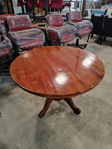 Meja Bulat Kayu