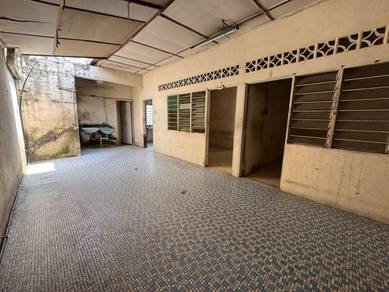 BIG Taman Senawang Jaya shop apartment house in Seremban 4 bedrooms!