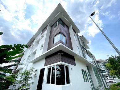 BARE UNIT | 3 Storey Semi D Taman Tropika Melawati, KL