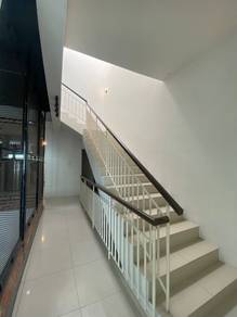 RENOVATED 2.5 Storey Terrace Nadayu 92 Kajang