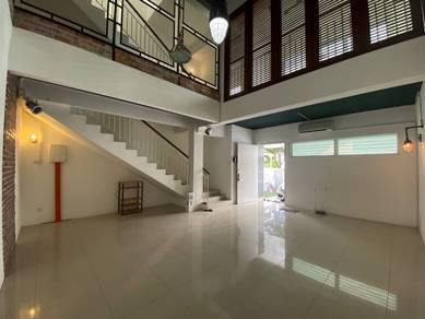 RENOVATED 2.5 Storey Terrace Nadayu 92 Kajang
