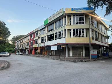 Batu Belah 3 Storey Shoplot Facing Main Road Good To Invest Kapar