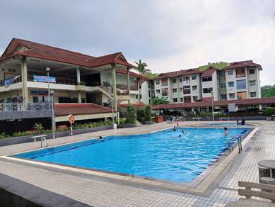 Winner Court B Condo Low Level Basic 3 Room 2 Bath 1 Cover Parking