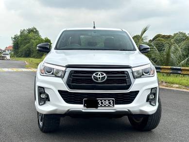 Toyota HILUX 2.8 ROGUE (A super nice 4x4