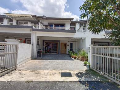 Rumah Teres Dua Tingkat Jalan Tanjung Bukit Beruntung untuk Dijual