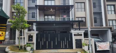 CANTIK! FULLY FURNISHED 3 Storey Terrace Nassim Height UKAY BISTARI