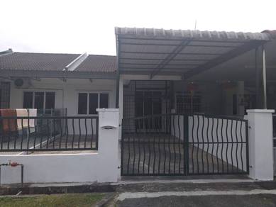 Rumah Teres Setingkat untuk Sewa di Lunas