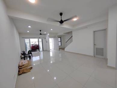 ( Newly Unit ) 2 Storey Terrace House, D Laman Kundang, Rawang