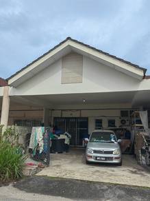 Teres setingkat Taman Ketapang 1,Pekan, Pahang.
