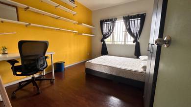 1 Middle Room For Rent (Female Only) - Green Avenue Condo, Bukit Jalil