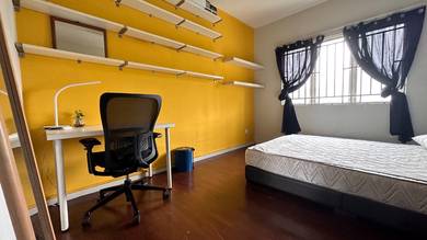 1 Middle Room For Rent (Female Only) - Green Avenue Condo, Bukit Jalil