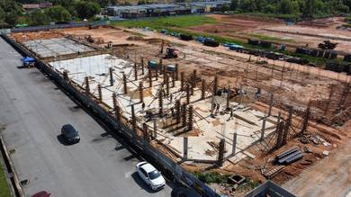 Rumah Kedai Setingkat Ambangan Heights utk Dijual