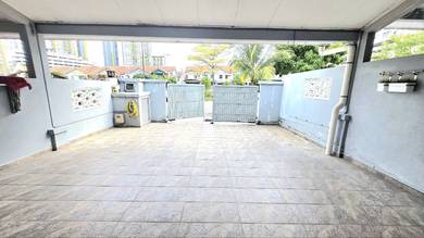 ((RENOVATED)) Double Storey Teres, Puncak Saujana Kajang