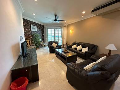 JB Town Area @ Petrie Condominium 3+1Bed Fully Furnished Near CIQ