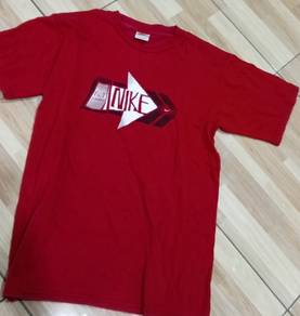 Baju vintage nike merah M