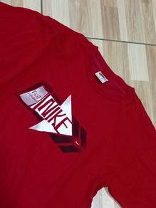 Baju vintage nike merah M