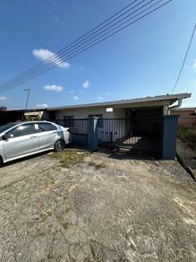 Stampin Baru Single Storey House For Rent, near Aeroville Mall,Stutong