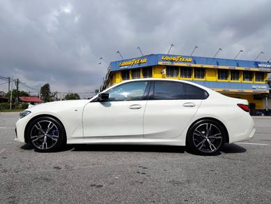 Bmw 330i  2.0L (A) FULL SERVICE RECORD
