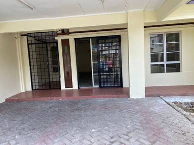 USJ 23 --- 2 Storey House for Rent
