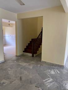USJ 23 --- 2 Storey House for Rent