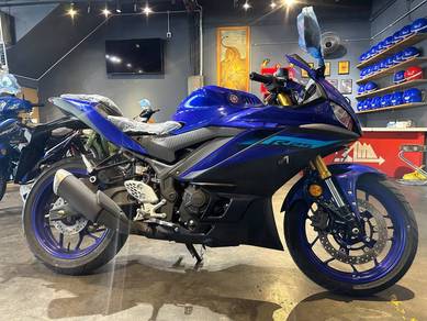 YAMAHA R25 