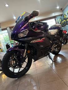 YAMAHA R25 