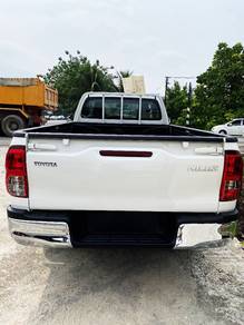 Toyota HILUX 2.4 MT (M)