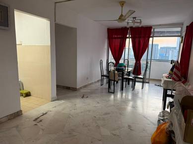 Dahlia Apartment Actual Unit: Kitchen Airconds, Fridge Washer