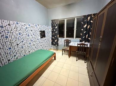Cengal Condo - Medium Room for Rent