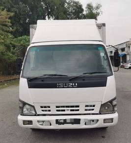 2015 Local Isuzu NPR66 4.3(m) Box 14.5 Kaki