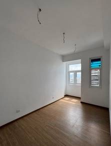 Met 1 Residences Unit For Sale Partly furnished Near MRT