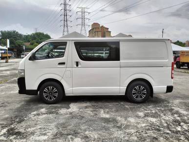 2013 TOYOTA HIACE 2.5 SEMI PANEL VAN Full Loan