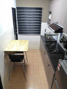 Rose Apartment LIFT 3km Ke Uitm Puncak Alam (Pintu Ke 2) Bilik Sewa