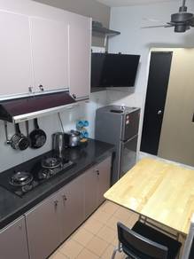 Rose Apartment LIFT 3km Ke Uitm Puncak Alam (Pintu Ke 2) Bilik Sewa