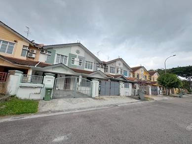 Jalan Austin Perdana 5 @ Taman Austin Perdana,Mount Austin