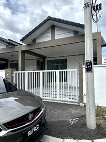 End lot single storey house in Taman Klebang Utama, Chemor