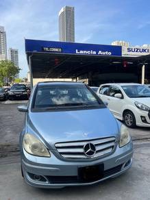 Mercedes Benz B200 PANAROMIC ROOF (CBU) 2.0