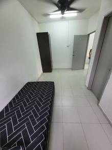 [NEXT TO MRT] Master Bedroom MALE ONLY !!! @ SERI KEMBANGAN SERDANG