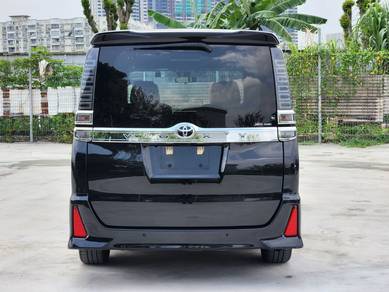 Toyota VOXY 2.0 ZS KIRAMEKI III