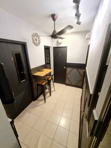 Pusat Komersial Seksyen 7 Shah Alam | Bilik Sewa Level 1 – WANITA