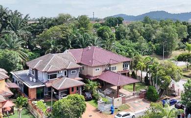SEMI-D CORNER LOT 2 Storey Jalan Kristal Seksyen 7 Shah Alam Selangor