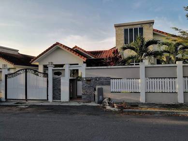 Very Nice Renovated Single Storey Bungalow at Bandar Enstek Nilai