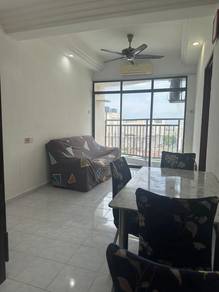 Marina Tower Relau Partly Renovated 3-Bedrooms 700sf 1-Carpark