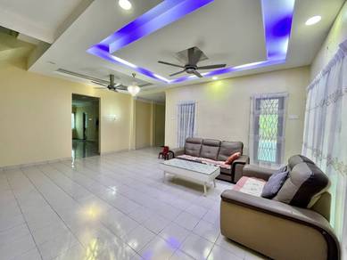 ((RENO CANTIK)) CORNER LOT 2 Storey, Seksyen 3 Bangi